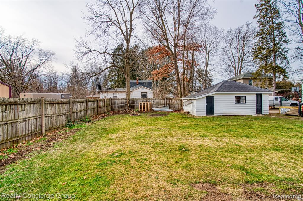 515 CRANDALL Street, Albion, MI 49224 — Photo 29