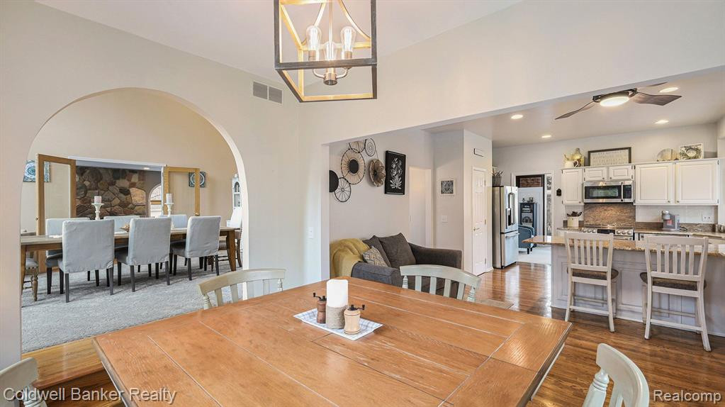 954 RIVER VALLEY Drive, Lake Orion, MI 48362 — Photo 18