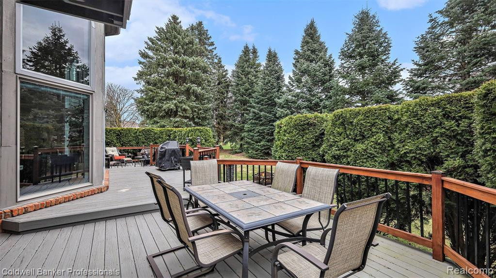 954 RIVER VALLEY Drive, Lake Orion, MI 48362 — Photo 37
