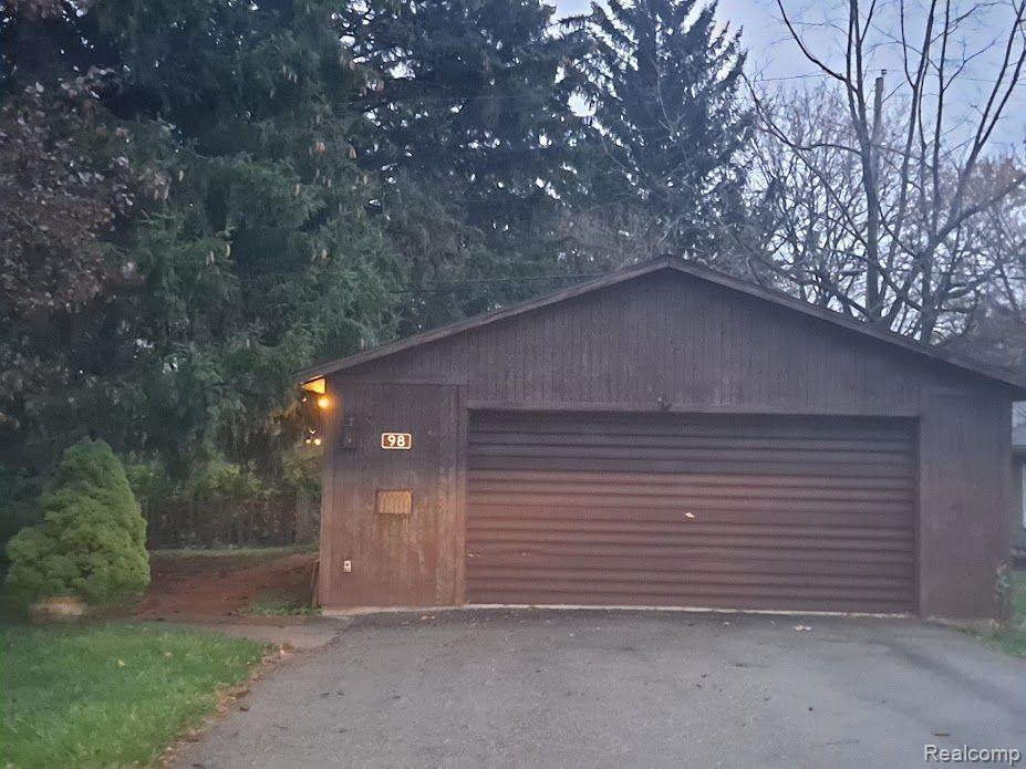 98 N HOLCOMB Road, Clarkston, MI — Photo 7