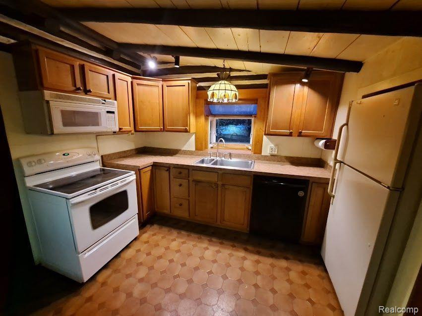 98 N HOLCOMB Road, Clarkston, MI — Photo 15