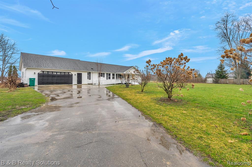 2391 DODDS Road, North Branch, MI 48461 — Photo 2