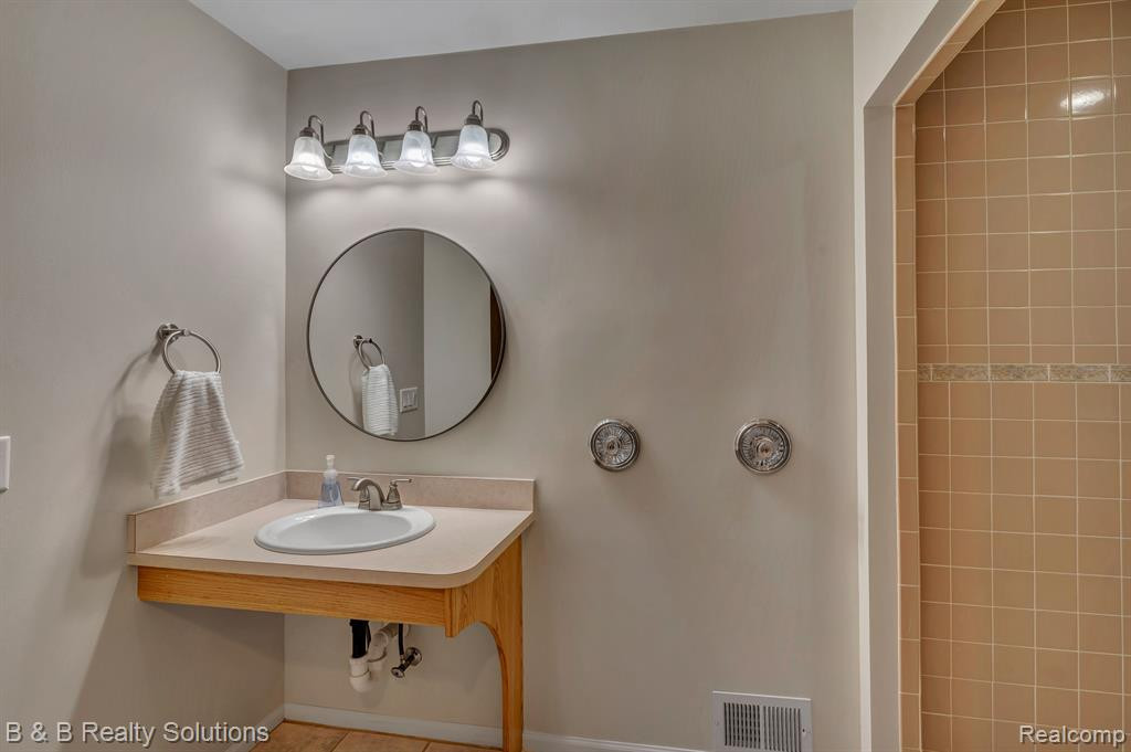 2391 DODDS Road, North Branch, MI 48461 — Photo 27