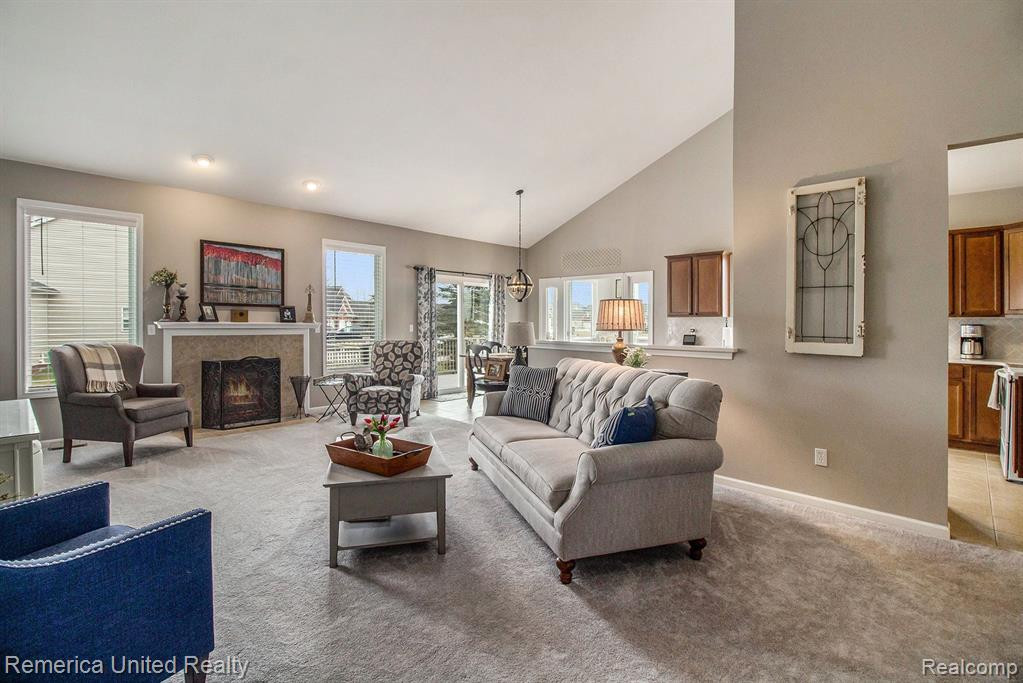 24754 VALLEYWOOD Drive, South Lyon, MI 48178 — Photo 4