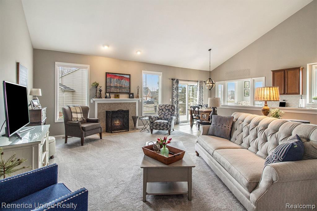 24754 VALLEYWOOD Drive, South Lyon, MI 48178 — Photo 5