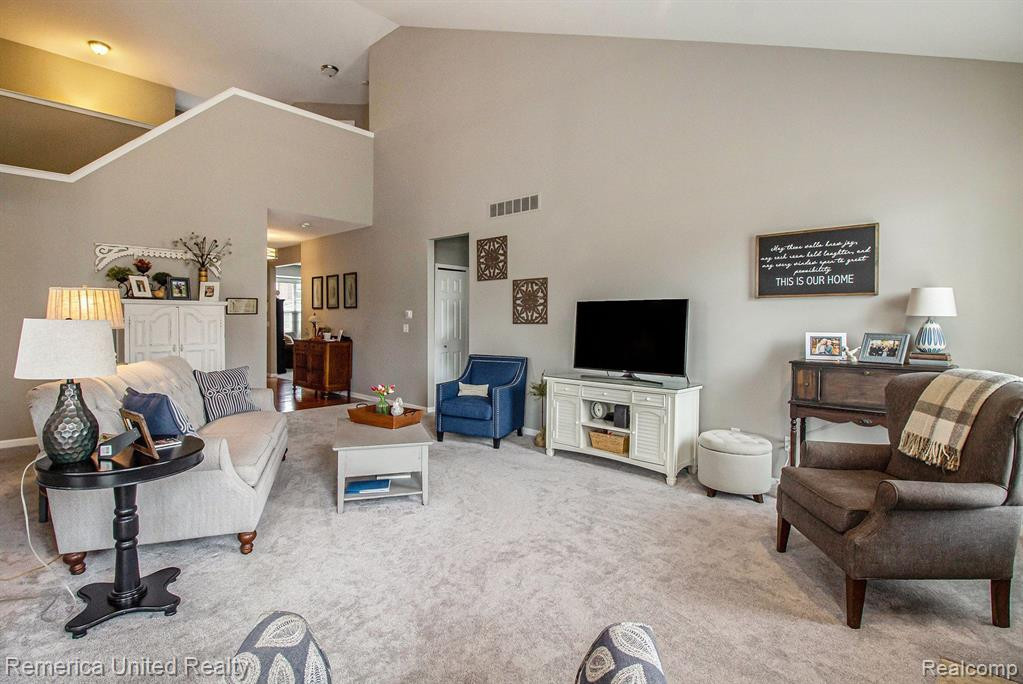 24754 VALLEYWOOD Drive, South Lyon, MI 48178 — Photo 6