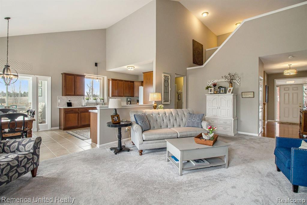 24754 VALLEYWOOD Drive, South Lyon, MI 48178 — Photo 9