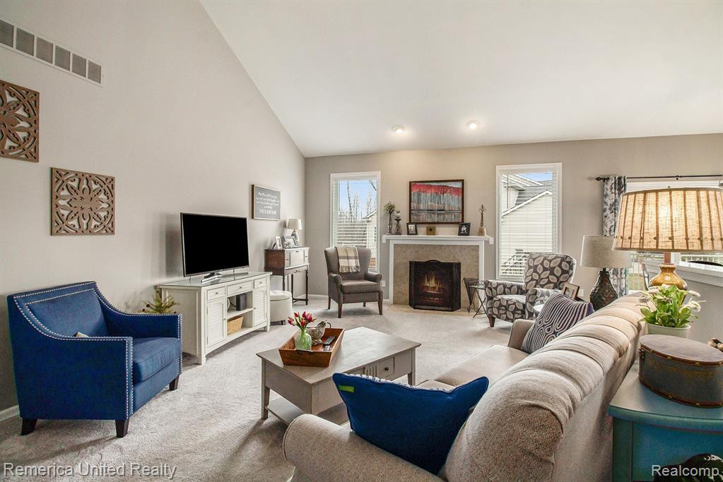 24754 VALLEYWOOD Drive, South Lyon, MI 48178 — Photo 10