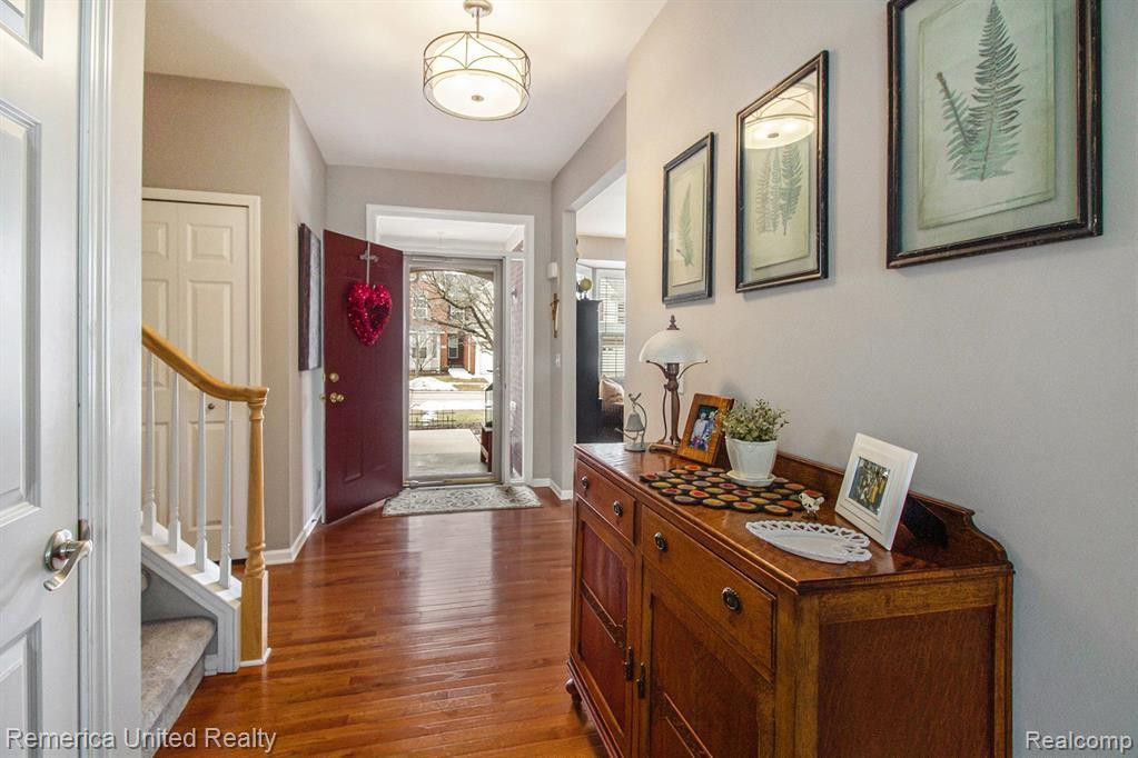 24754 VALLEYWOOD Drive, South Lyon, MI 48178 — Photo 13