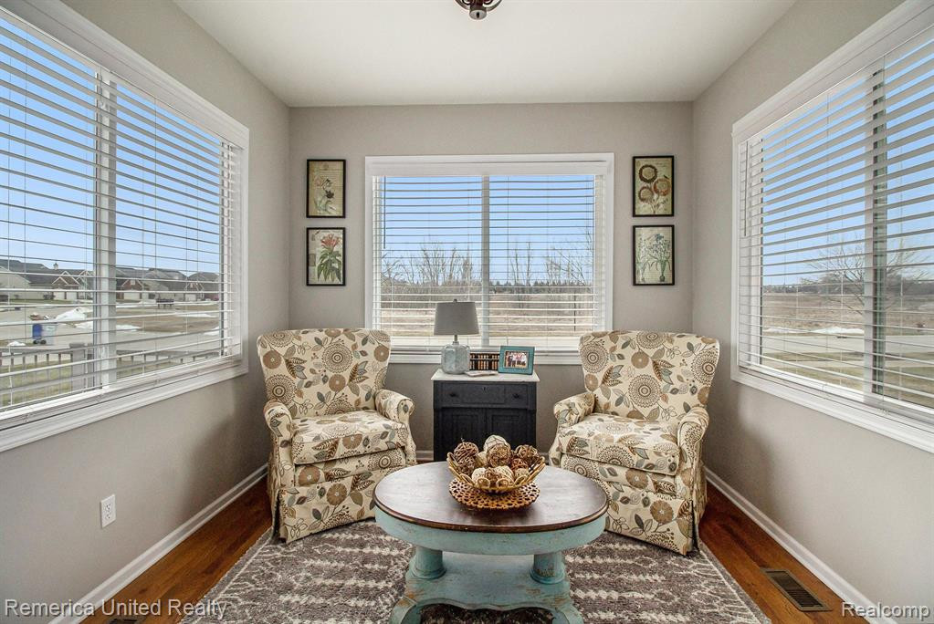 24754 VALLEYWOOD Drive, South Lyon, MI 48178 — Photo 22