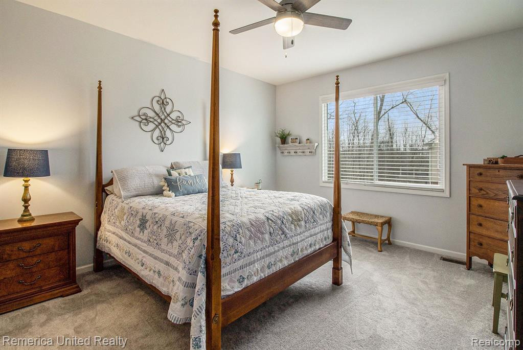 24754 VALLEYWOOD Drive, South Lyon, MI 48178 — Photo 25