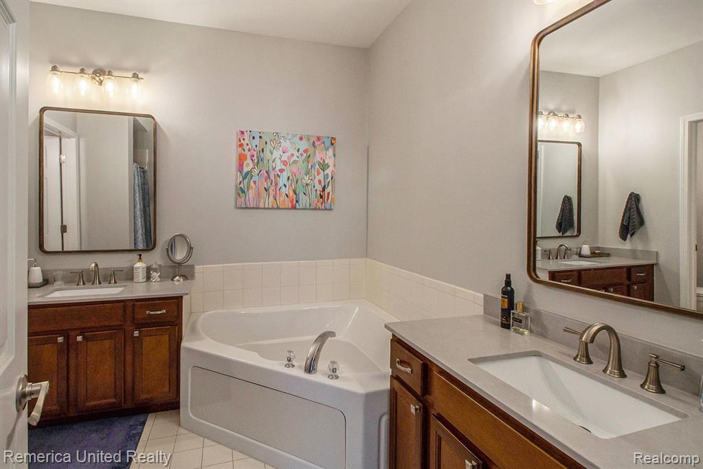 24754 VALLEYWOOD Drive, South Lyon, MI 48178 — Photo 26