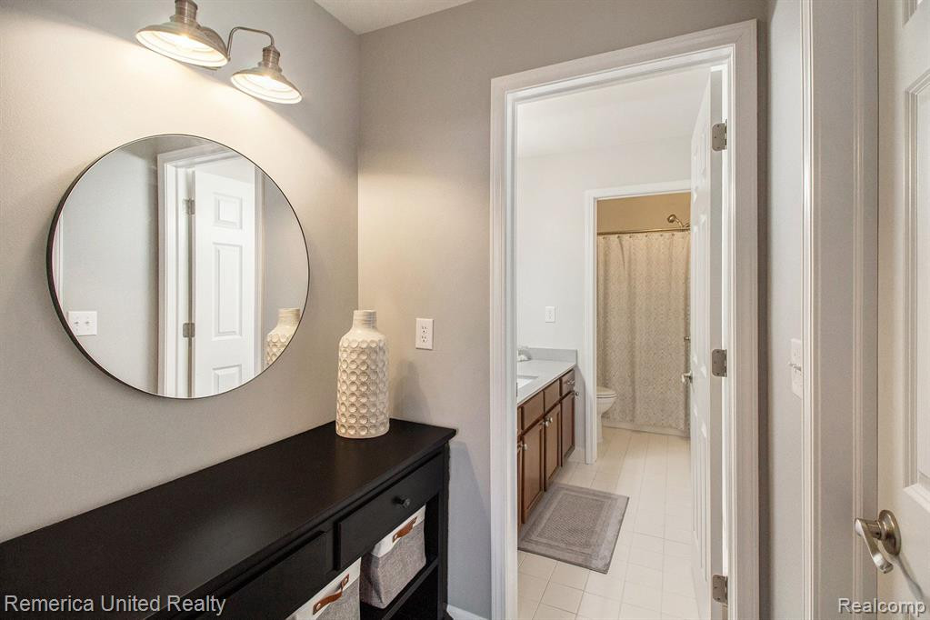 24754 VALLEYWOOD Drive, South Lyon, MI 48178 — Photo 30