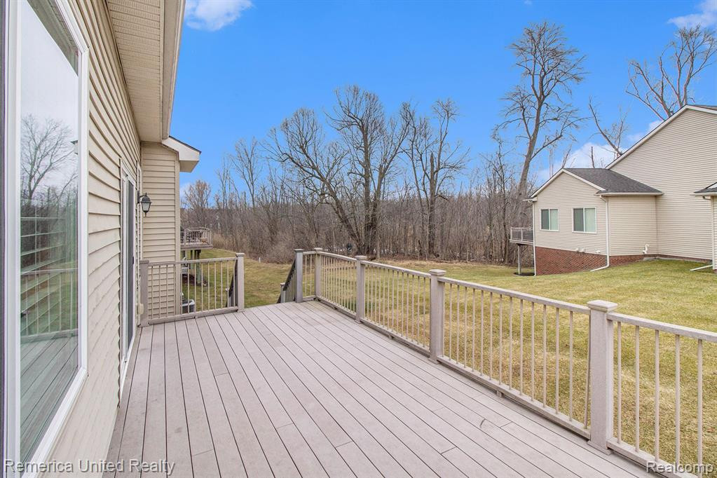 24754 VALLEYWOOD Drive, South Lyon, MI 48178 — Photo 36