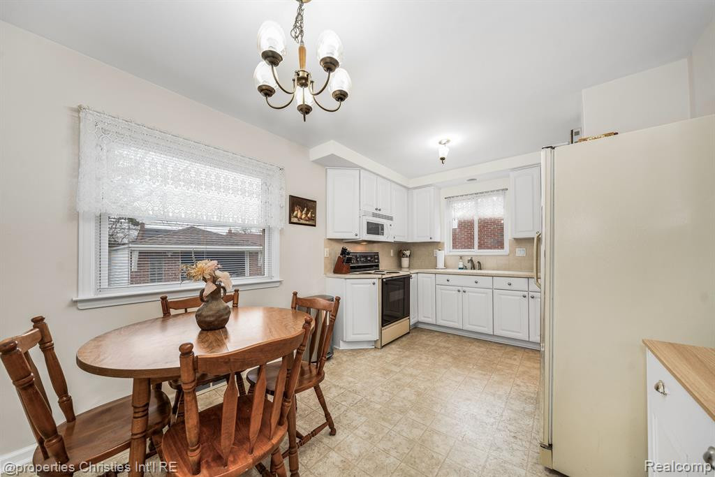 9311 FOX Avenue, Allen Park, MI 48101 — Photo 12