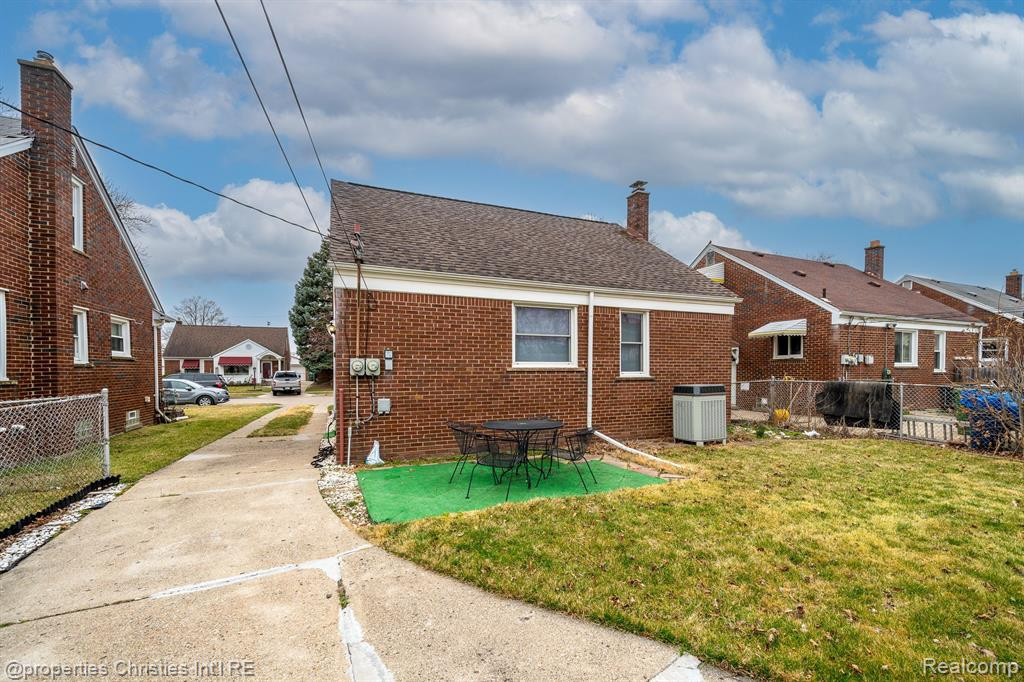 9311 FOX Avenue, Allen Park, MI 48101 — Photo 22