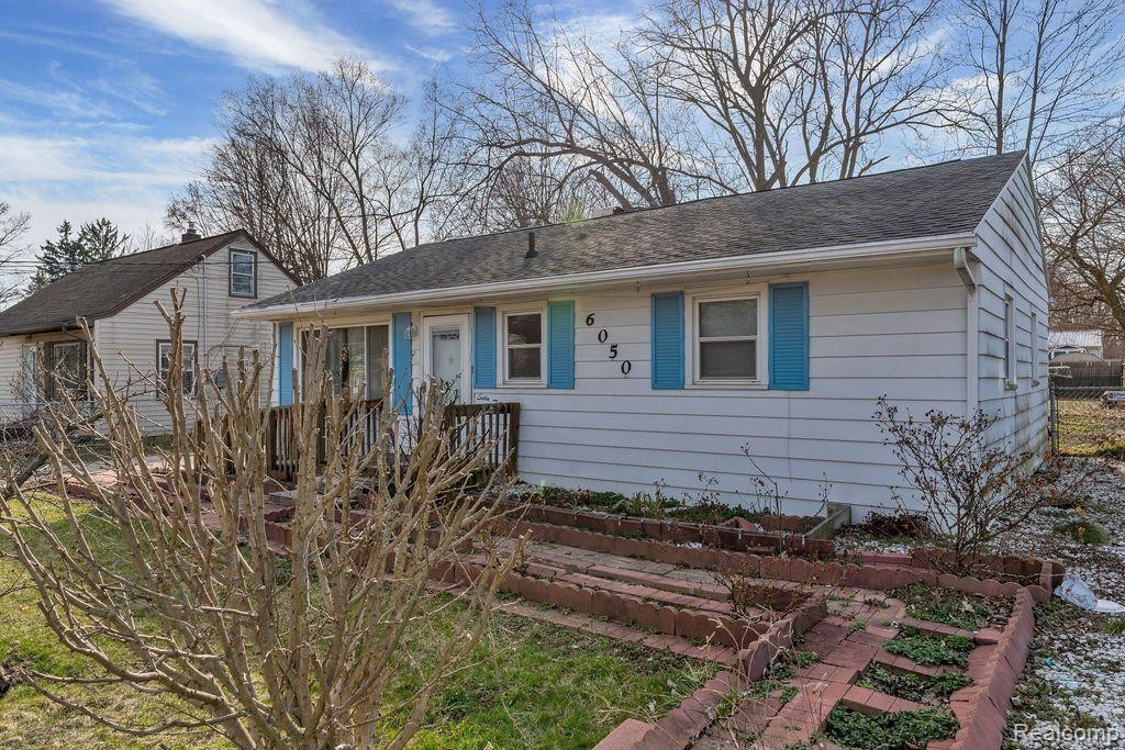 6050 SOUTHBROOK Avenue, Lansing, MI 48911 — Photo 4