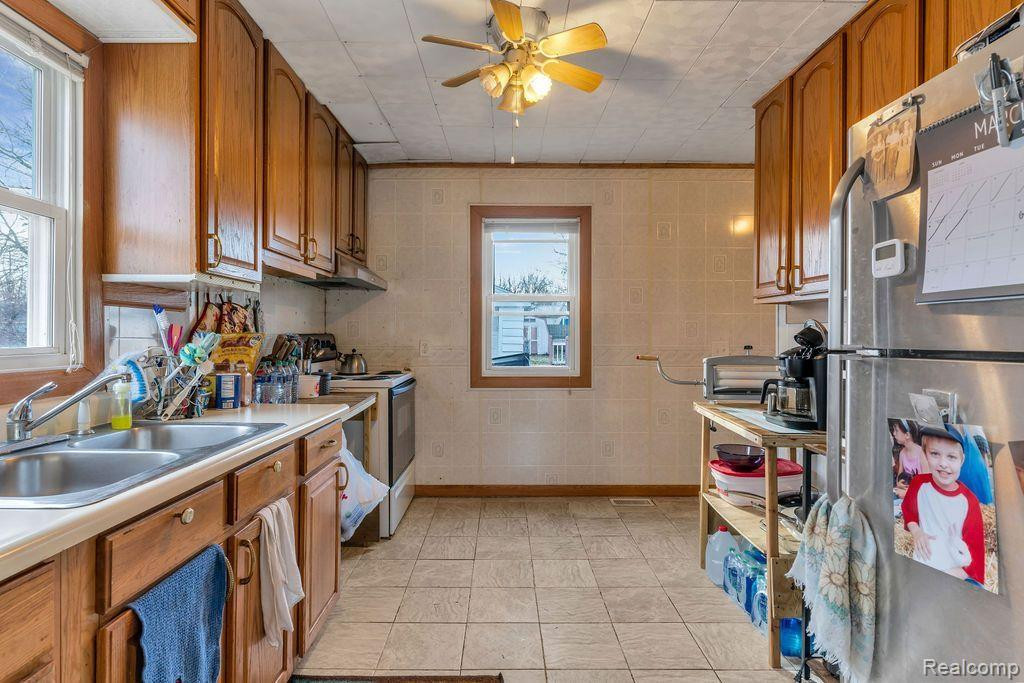 6050 SOUTHBROOK Avenue, Lansing, MI 48911 — Photo 10