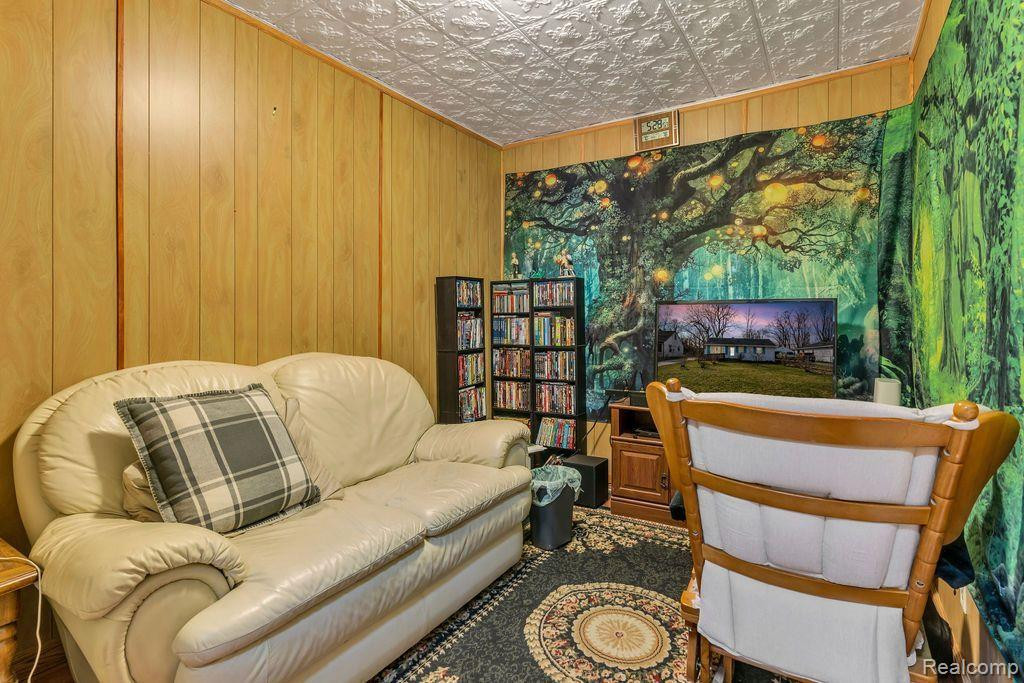 6050 SOUTHBROOK Avenue, Lansing, MI 48911 — Photo 14