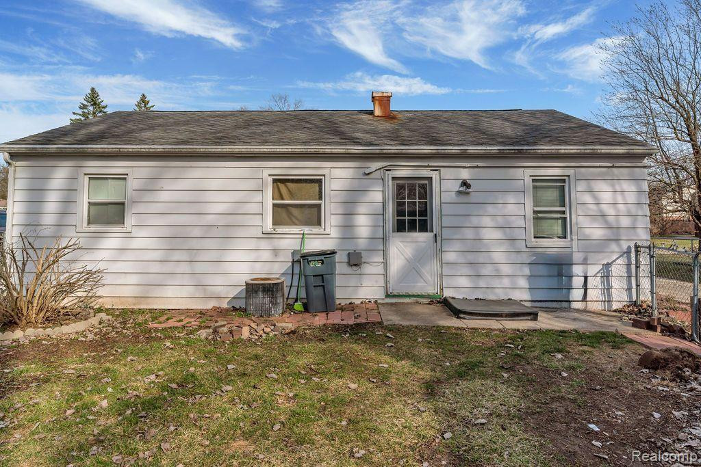 6050 SOUTHBROOK Avenue, Lansing, MI 48911 — Photo 21