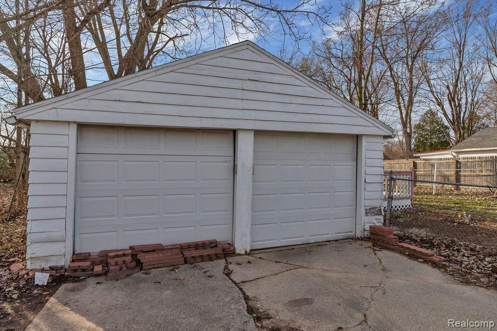 6050 SOUTHBROOK Avenue, Lansing, MI 48911 — Photo 22