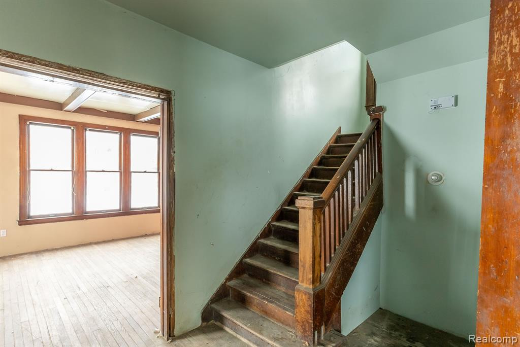 801 W EUCLID Street, Detroit, MI 48202 — Photo 8