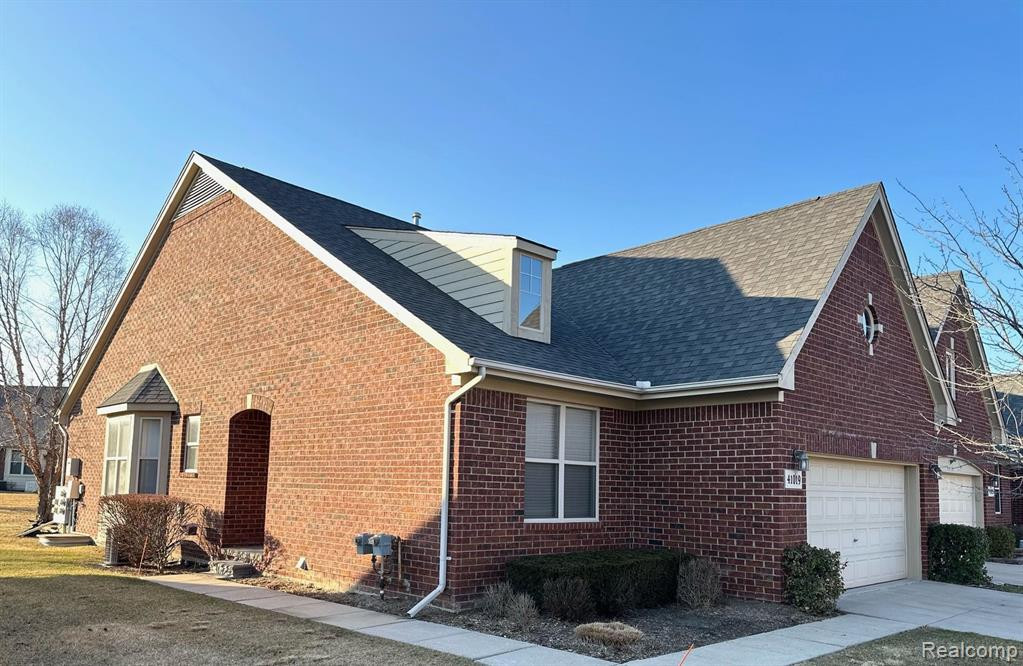 41019 HARVEST Lane, Clinton Twp, MI 48038 — Photo 2