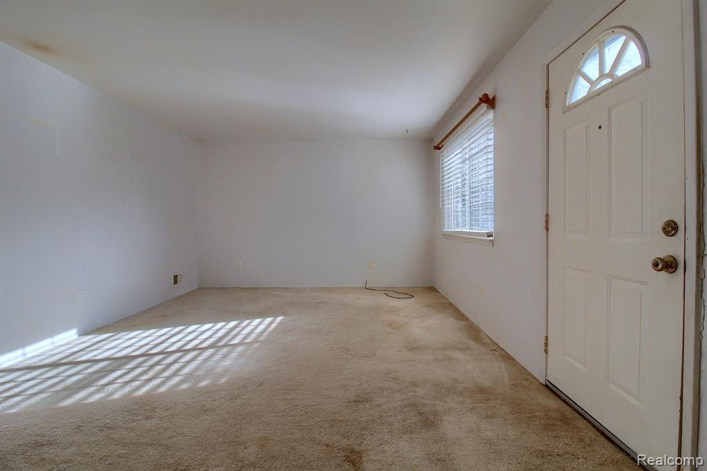 4133 JACKSON Street, Dearborn Heights, MI 48125 — Photo 4