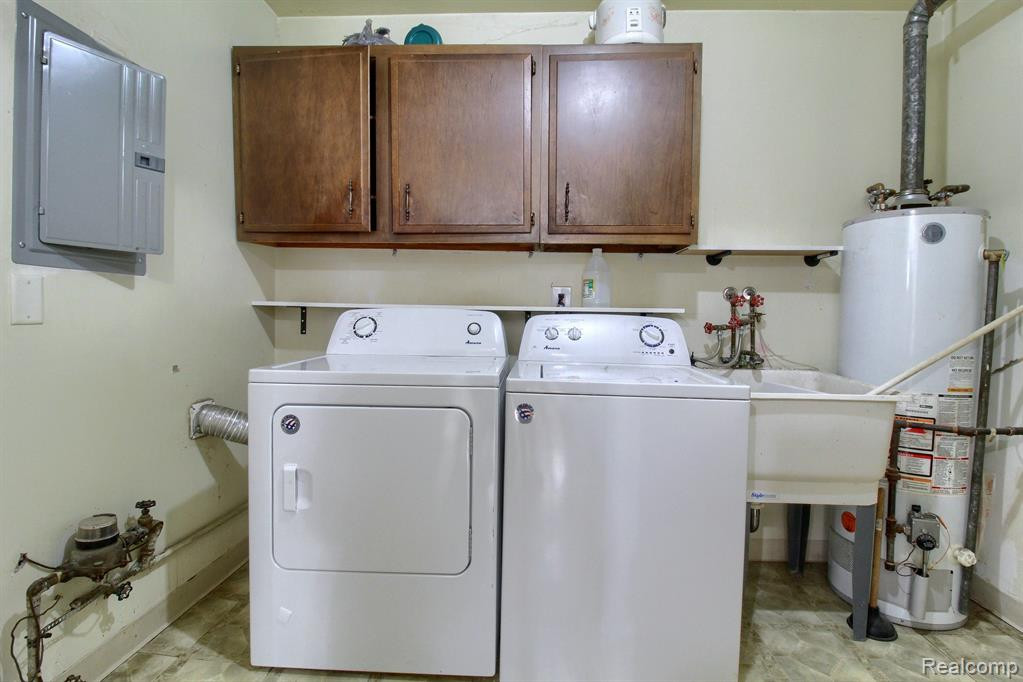 4133 JACKSON Street, Dearborn Heights, MI 48125 — Photo 11