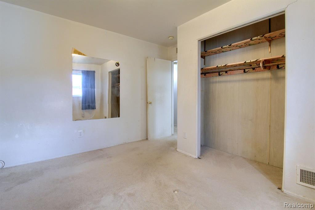 4133 JACKSON Street, Dearborn Heights, MI 48125 — Photo 13