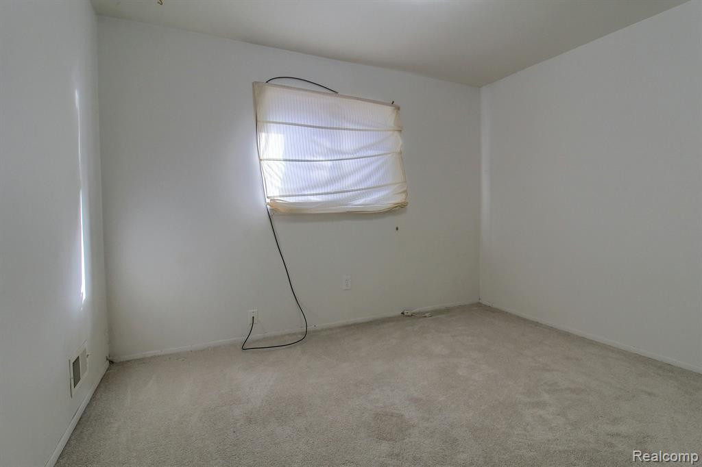 4133 JACKSON Street, Dearborn Heights, MI 48125 — Photo 14
