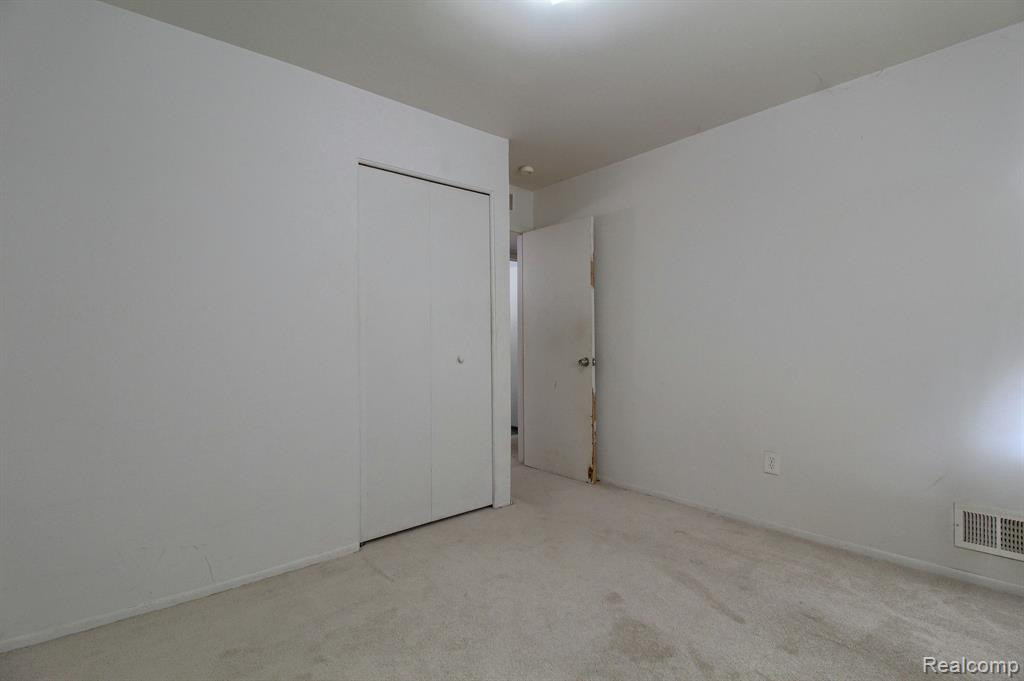 4133 JACKSON Street, Dearborn Heights, MI 48125 — Photo 15