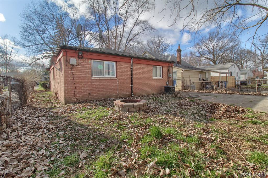 4133 JACKSON Street, Dearborn Heights, MI 48125 — Photo 19
