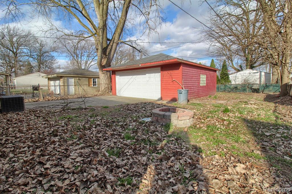 4133 JACKSON Street, Dearborn Heights, MI 48125 — Photo 20