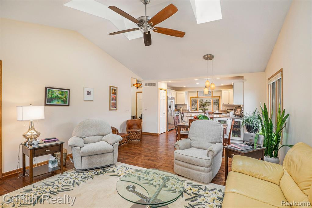 1011 STEPH Lane, Brighton, MI 48116 — Photo 4
