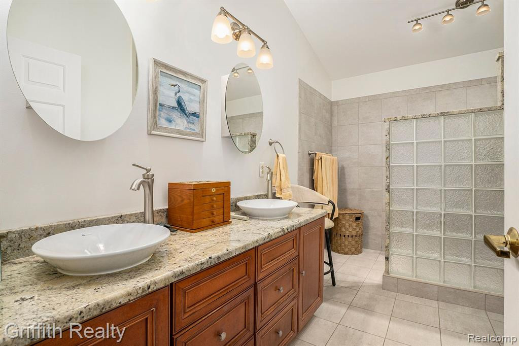1011 STEPH Lane, Brighton, MI 48116 — Photo 16