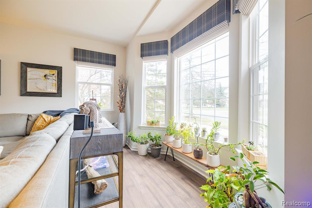 47752 PEMBROKE Drive, Canton, MI 48188 — Photo 8