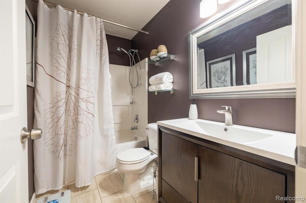 47752 PEMBROKE Drive, Canton, MI 48188 — Photo 26