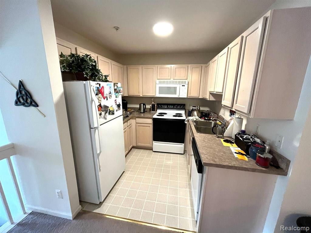 1856 LINDSAY LANE, Ann Arbor, MI 48104 — Photo 9