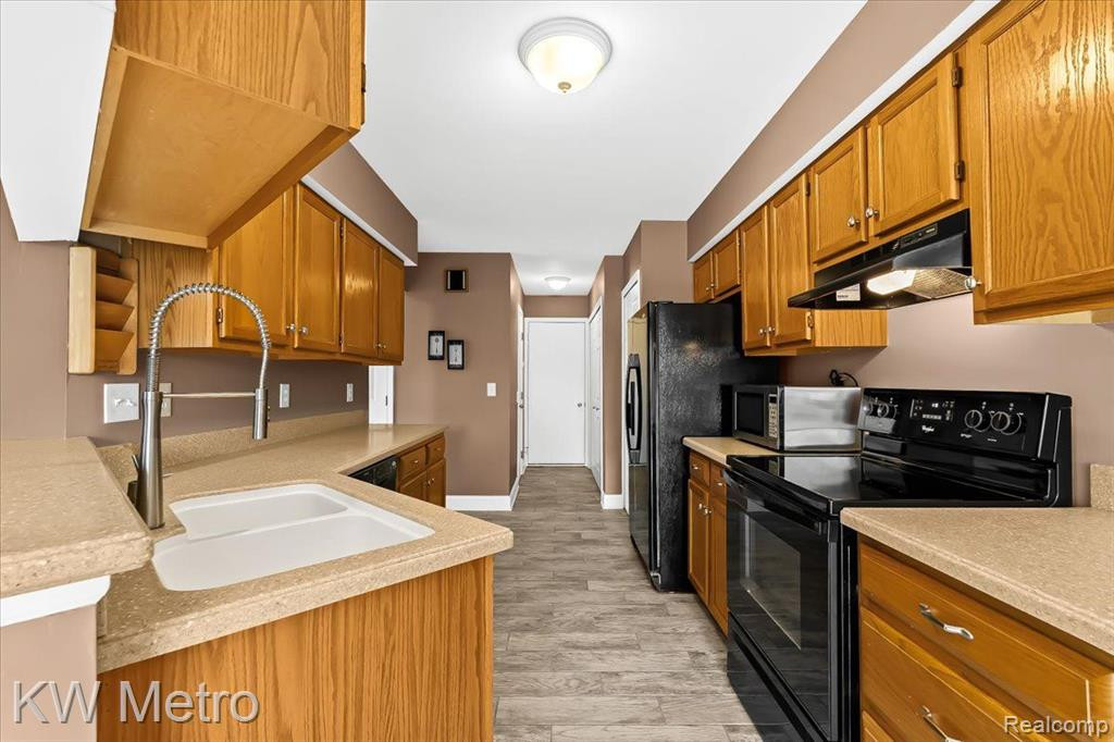 45097 HORSESHOE Circle, Canton, MI 48187 — Photo 8