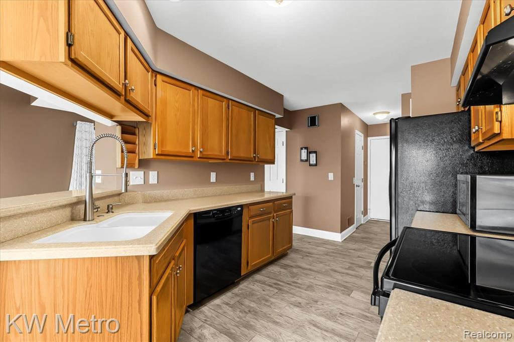 45097 HORSESHOE Circle, Canton, MI 48187 — Photo 9