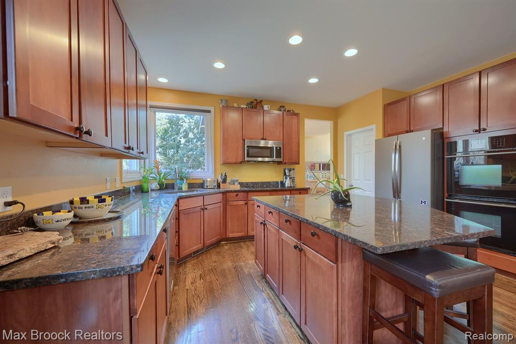 6504 SHADOWOOD Drive, West Bloomfield, MI — Photo 11