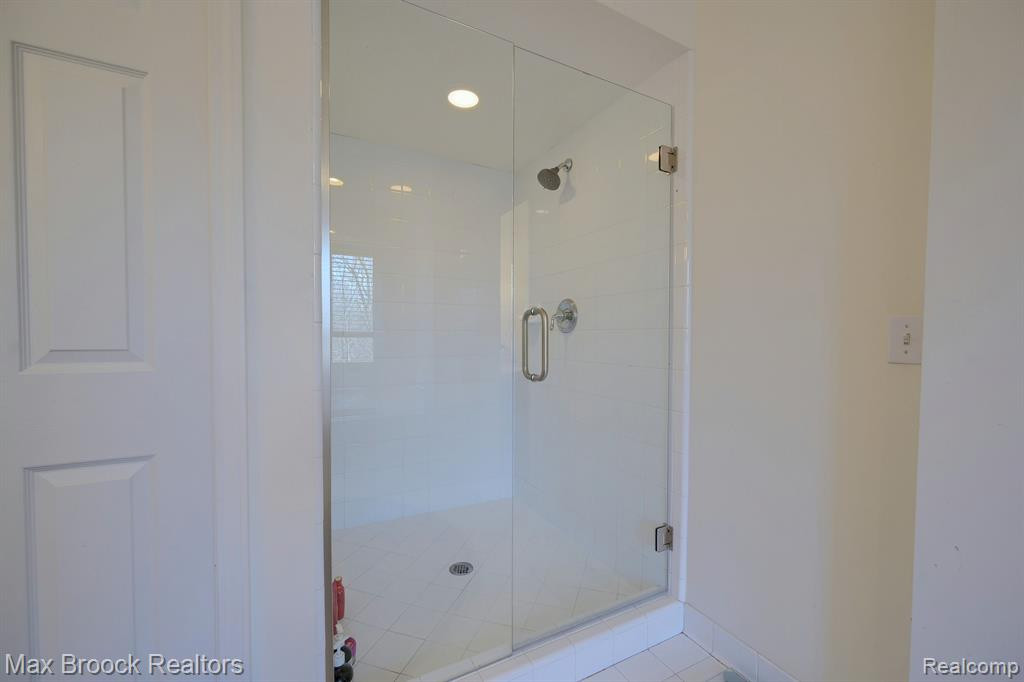 6504 SHADOWOOD Drive, West Bloomfield, MI — Photo 25
