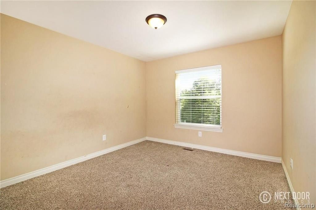 933 Pathfinder Road, Oxford, MI 48371 — Photo 20