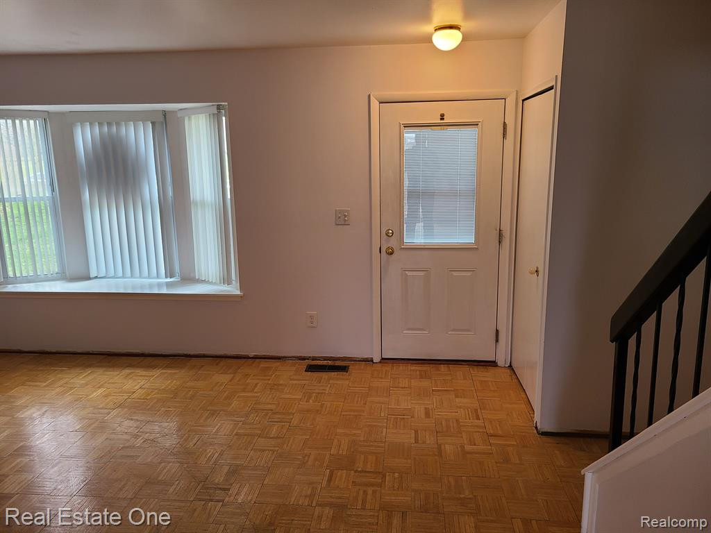 3381 BURBANK Drive, 47, Ann Arbor, MI 48105 — Photo 3