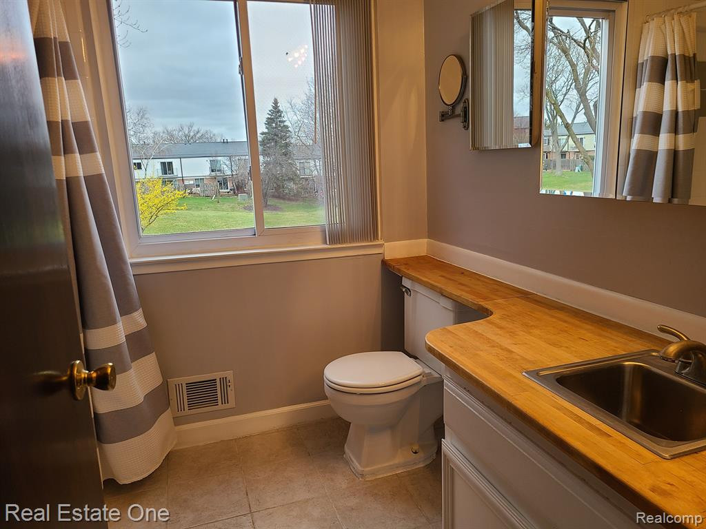 3381 BURBANK Drive, 47, Ann Arbor, MI 48105 — Photo 17