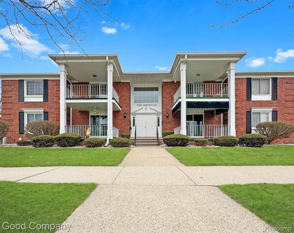 1750 MONTICELLO Street, Unit #5, Trenton, MI 48183 — Photo 2