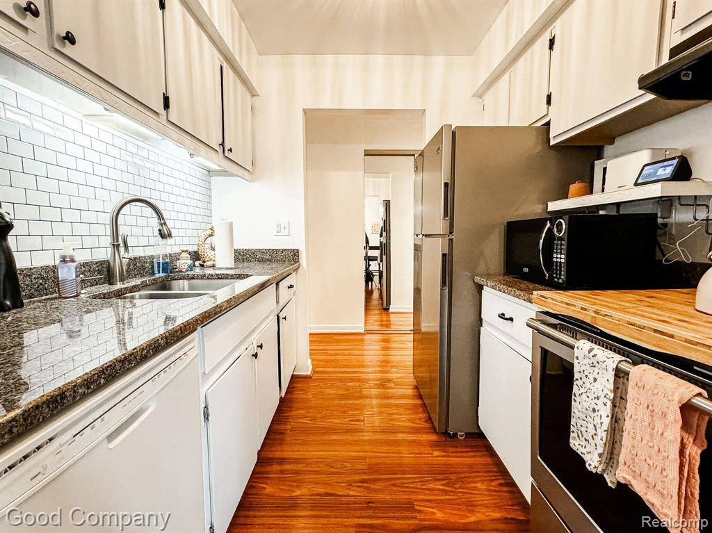1750 MONTICELLO Street, Unit #5, Trenton, MI 48183 — Photo 8