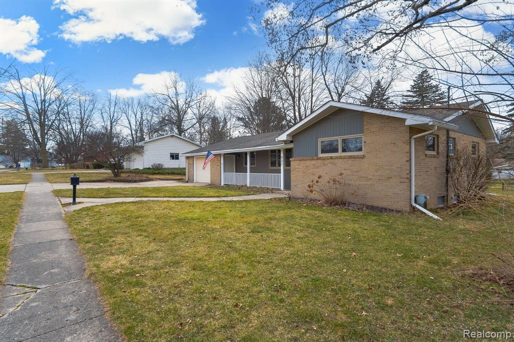932 E SCOTT Street, Grand Ledge, MI 48837 — Photo 2
