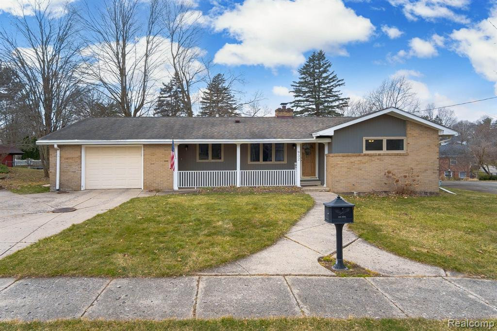 932 E SCOTT Street, Grand Ledge, MI 48837 — Photo 3
